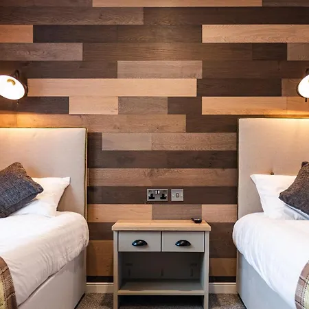 Lodge The White Rose With Hot Tub