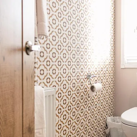 The White Rose With Hot Tub Orman Evi *