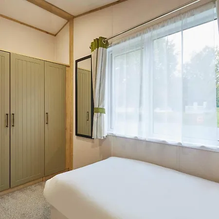 Chalet The White Rose With Hot Tub