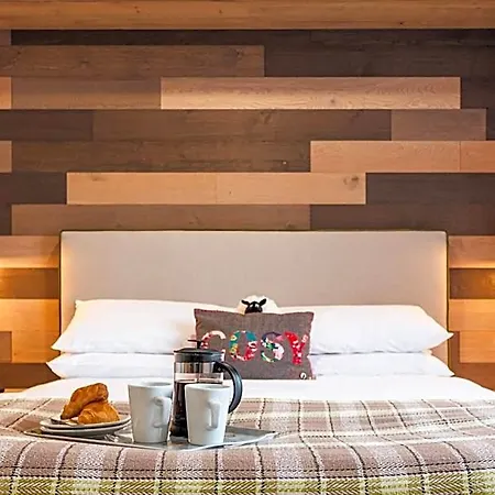 Chalet The White Rose With Hot Tub York