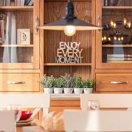 The White Rose With Hot Tub Chata York